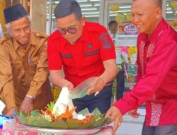 Bupati H Zukri SM Hadiri Grand Opening Sialang Makmur Mart
