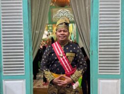 Jejak Adat dan Kepemimpinan: AKBP Suwinto Dapat Gelar Dato Petinggi di Mempawah