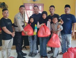 PT WIS Berbagi Kasih: Anak Yatim dan Lansia di Desa Tambak Terima Paket Sembako