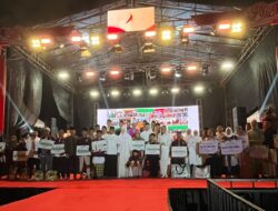 Bupati Zukri Serahkan Santunan BPJS Ketenagakerjaan Rp 317,5 Juta untuk Pekerja Rentan dan Tagana