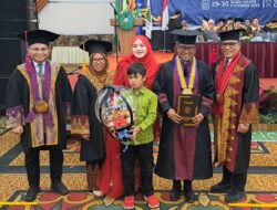 Bupati Zukri Resmi Sandang Gelar Magister Manajemen Dari Universitas Lancang Kuning