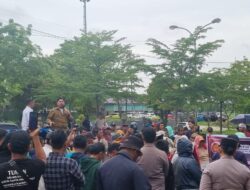 AMMP Gelar Aksi di DPRD Pelalawan Tolak Relokasi TNTN