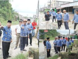 Cegah Banjir, Tim Satgas Pelalawan Cek Drainase Jalan Ade Irma Suryani