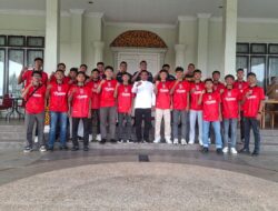 Bupati Zukri lepas Atlet Futsal Pelalawan ikuti Kejurda Piala Gubernur